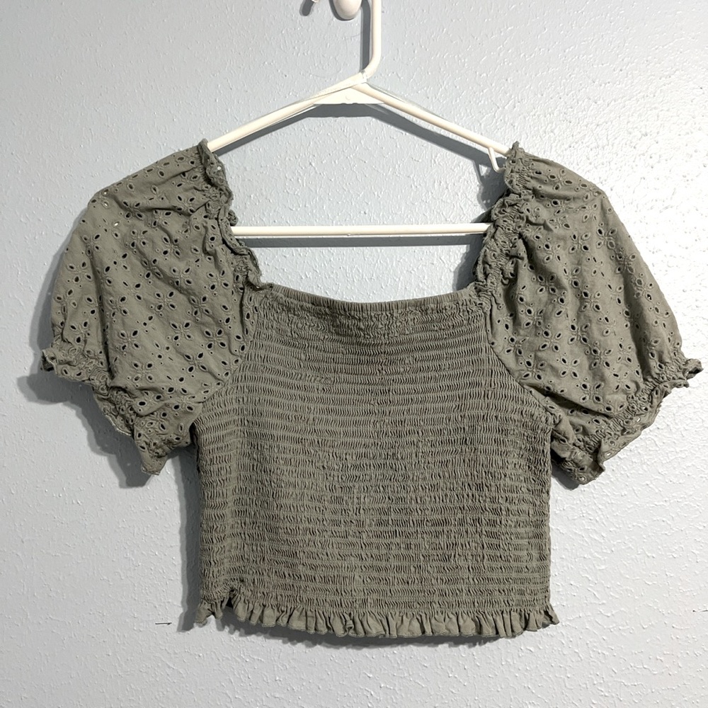 Love Tree Gray Shirred Ruffle Blouse in L